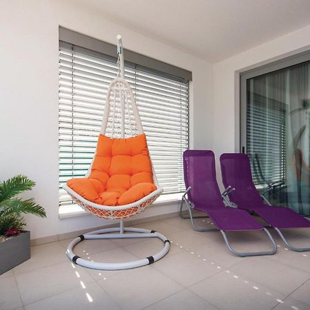 Stunning Apartment In Grebastica With Kitchen Εξωτερικό φωτογραφία