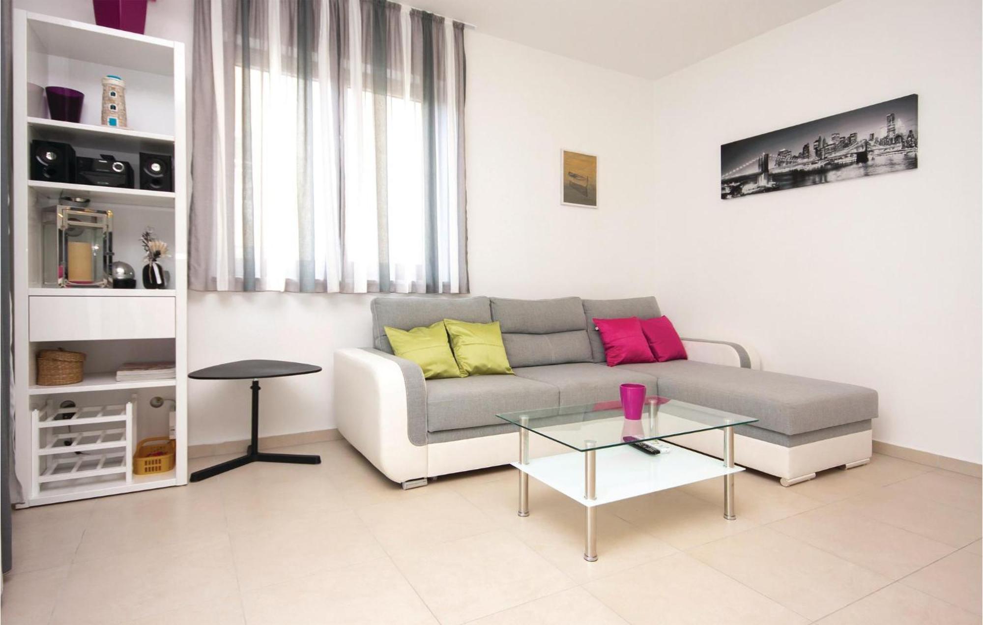 Stunning Apartment In Grebastica With Kitchen Εξωτερικό φωτογραφία