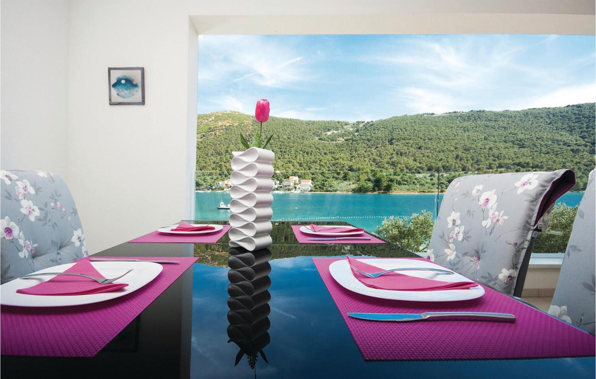 Stunning Apartment In Grebastica With Kitchen Εξωτερικό φωτογραφία