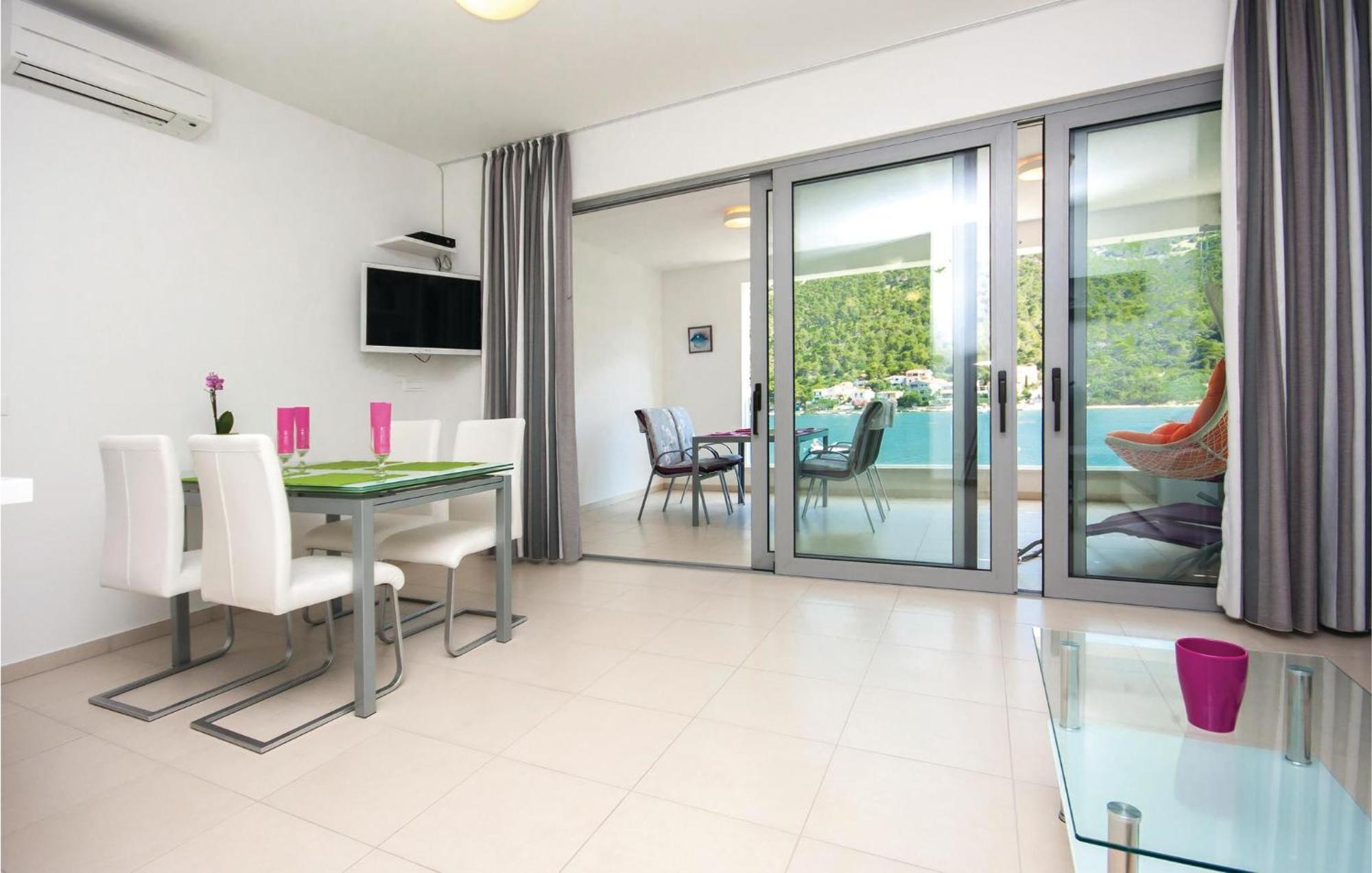 Stunning Apartment In Grebastica With Kitchen Εξωτερικό φωτογραφία