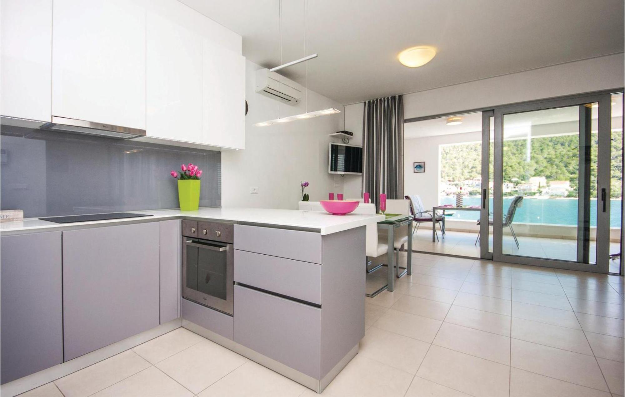 Stunning Apartment In Grebastica With Kitchen Εξωτερικό φωτογραφία
