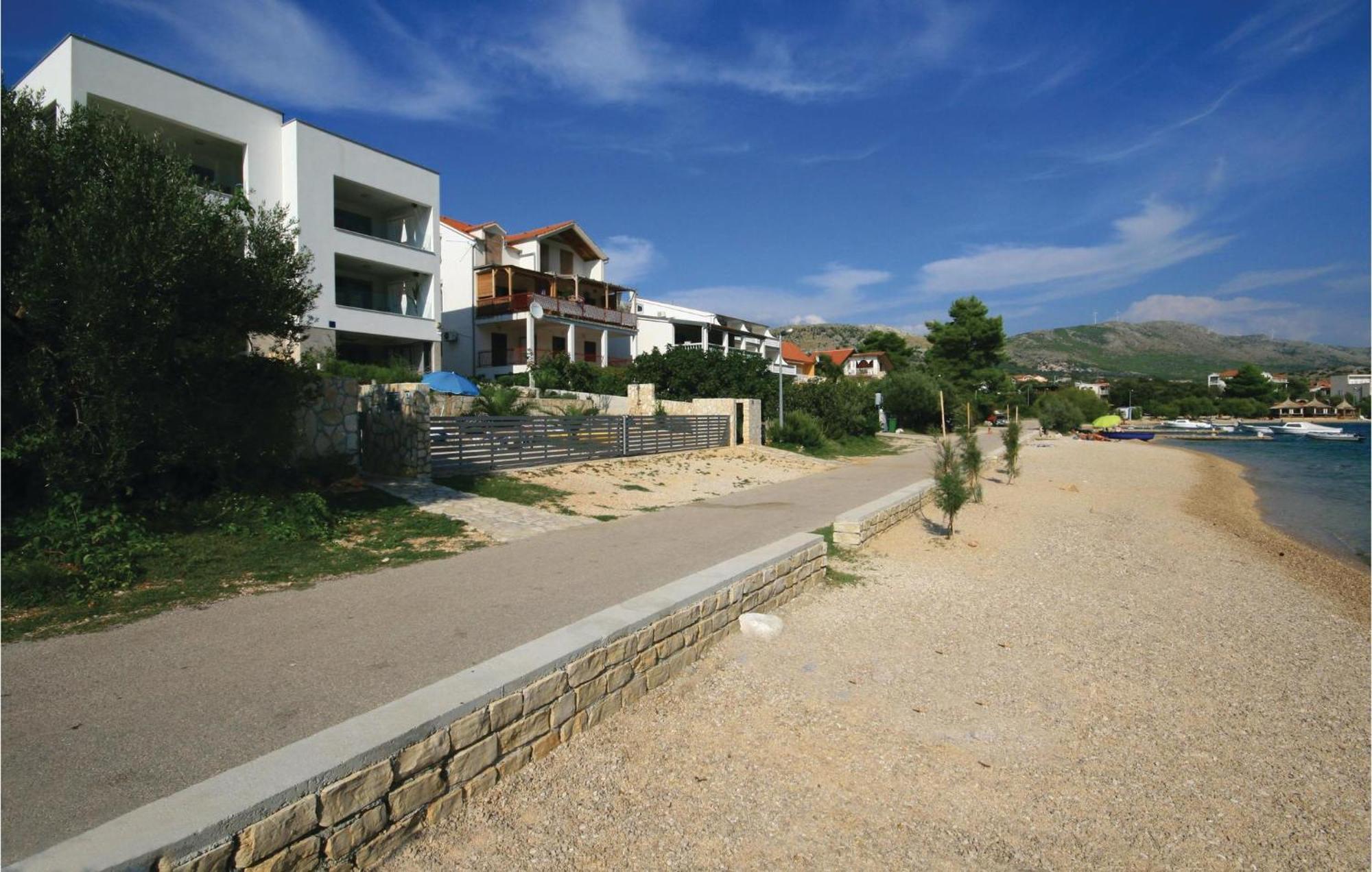 Stunning Apartment In Grebastica With Kitchen Εξωτερικό φωτογραφία