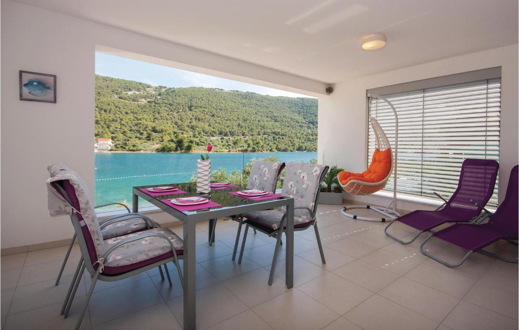 Stunning Apartment In Grebastica With Kitchen Εξωτερικό φωτογραφία