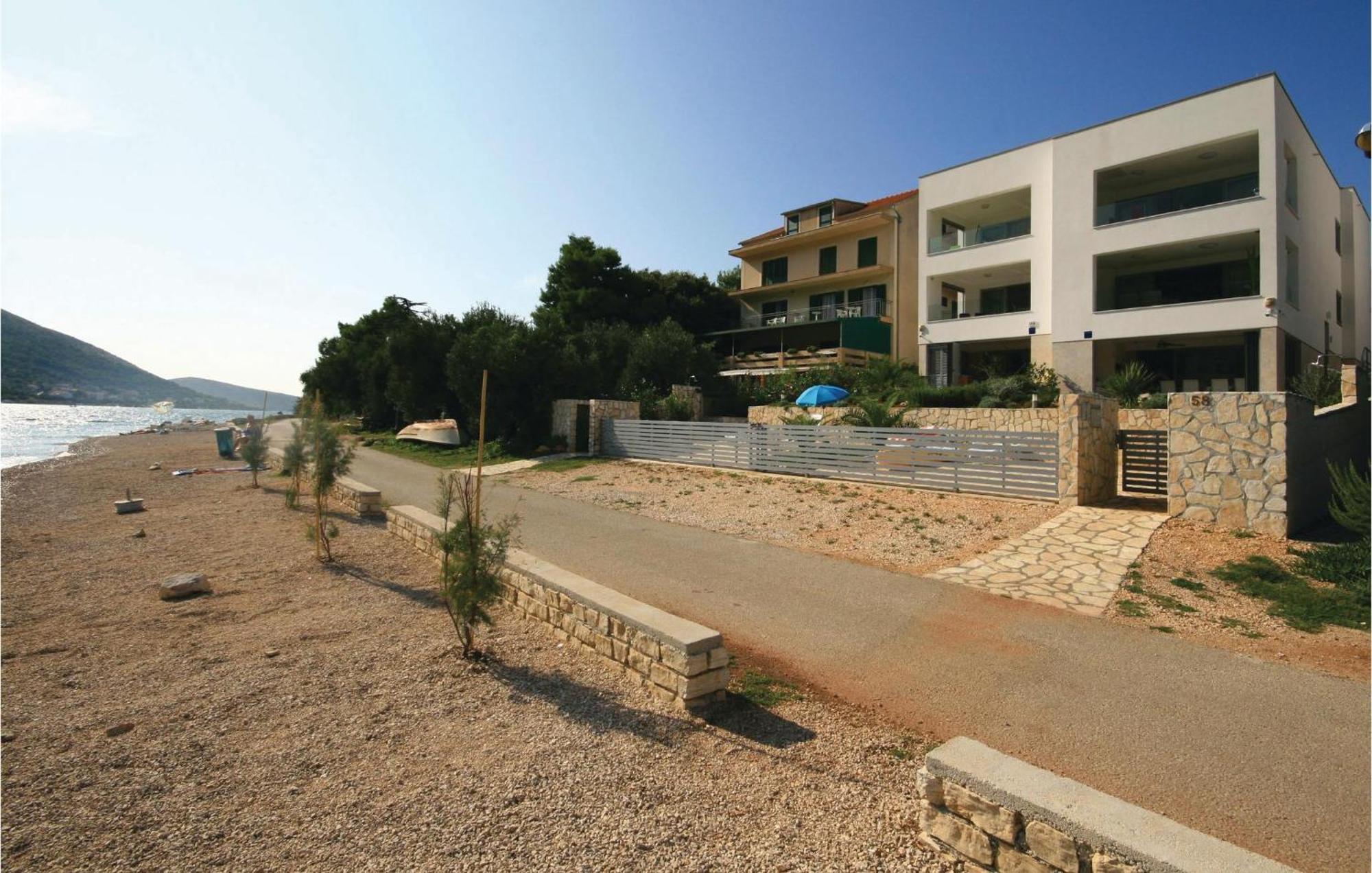 Stunning Apartment In Grebastica With Kitchen Εξωτερικό φωτογραφία