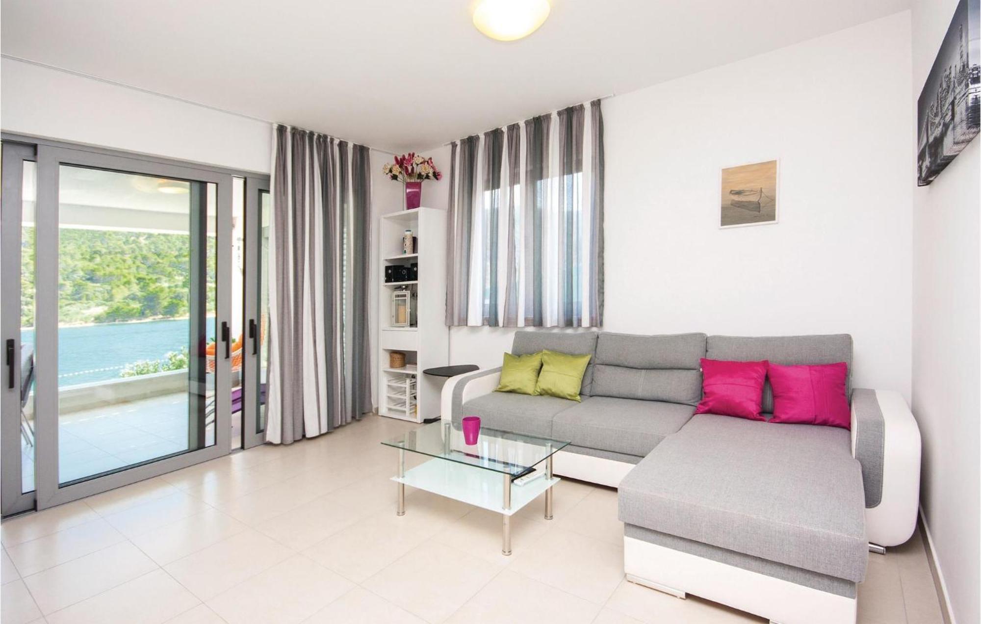 Stunning Apartment In Grebastica With Kitchen Εξωτερικό φωτογραφία